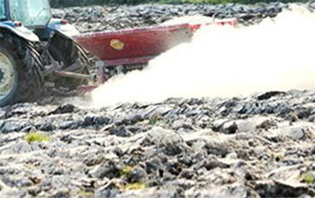 Eye Surgeon highlights corneal injury risk of lime for farmers