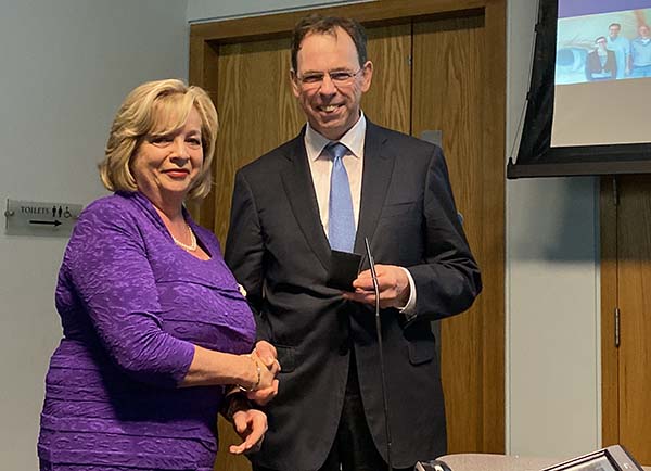 Mrs Carmel Barry presenting the Peter Barry Memorial Lecture Medal to Prof Rudy Nuijts